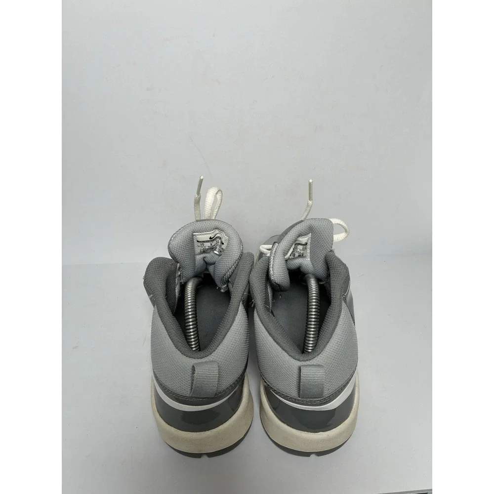 Nike Team Hustle D7 Grey Silver White Youth Size 7Y Kids Basketball‎ Shoes